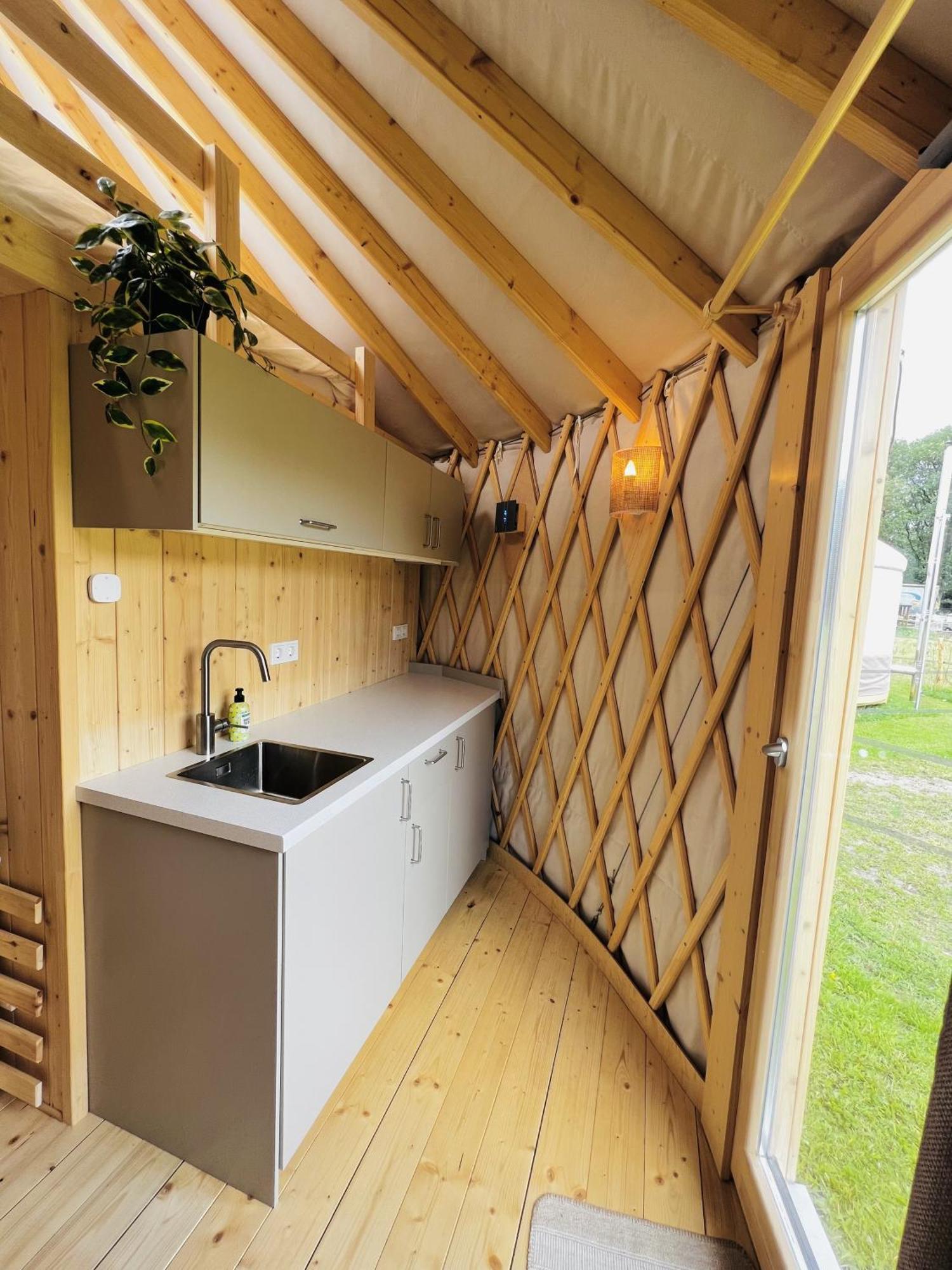 Magnolia Hoeve - Unieke Bestemming Voor Paardenliefhebbers En Bijzondere Overnachtingen In De Natuur Ledeacker ภายนอก รูปภาพ